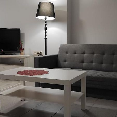 Apartament Krakowska เชสโตฮอวา ภายนอก รูปภาพ