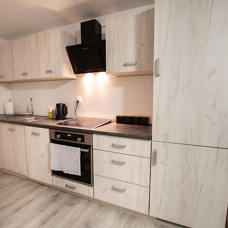 Apartament Krakowska เชสโตฮอวา ภายนอก รูปภาพ