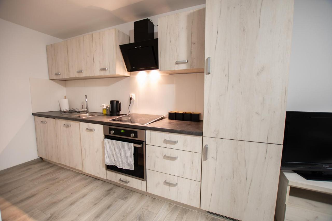 Apartament Krakowska เชสโตฮอวา ภายนอก รูปภาพ