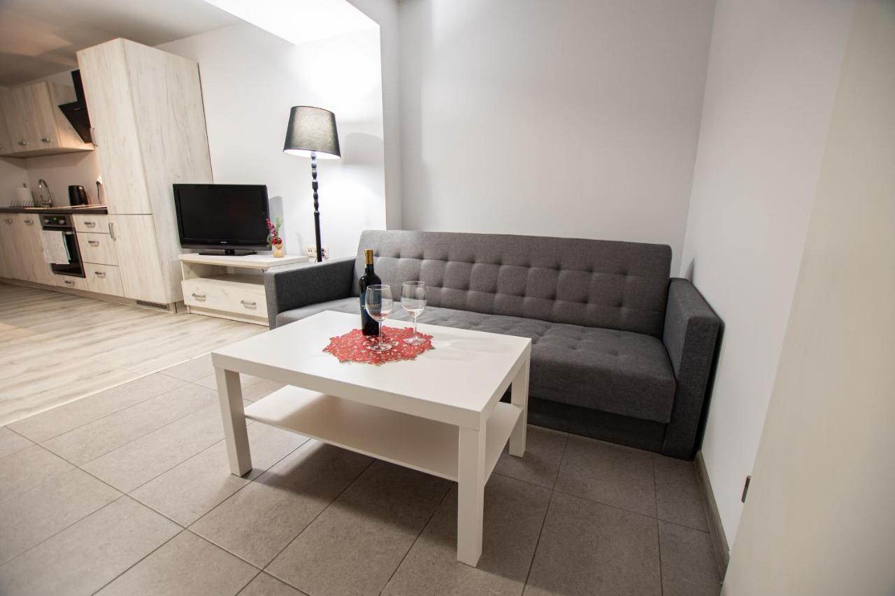Apartament Krakowska เชสโตฮอวา ภายนอก รูปภาพ